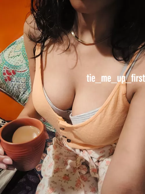Do you pre[f]er me with tea or coffee? by tie_me_up_first