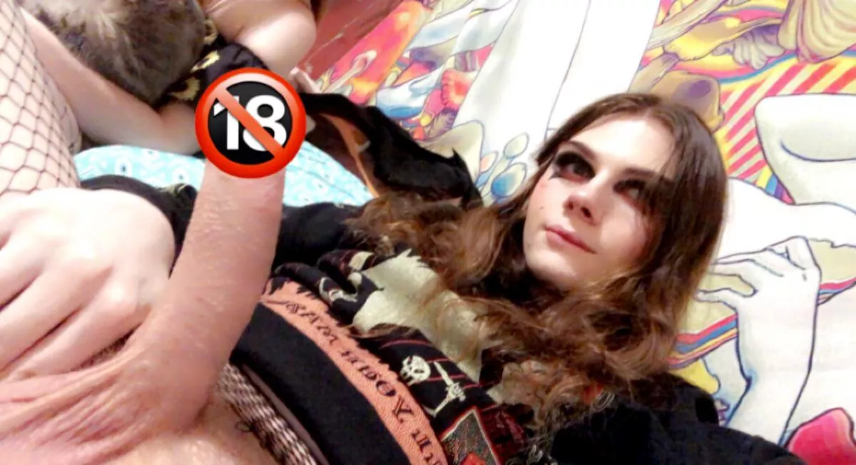 Do you prefer your girls soft or hard❓❓😜😜🍆💦 posted by jamingus