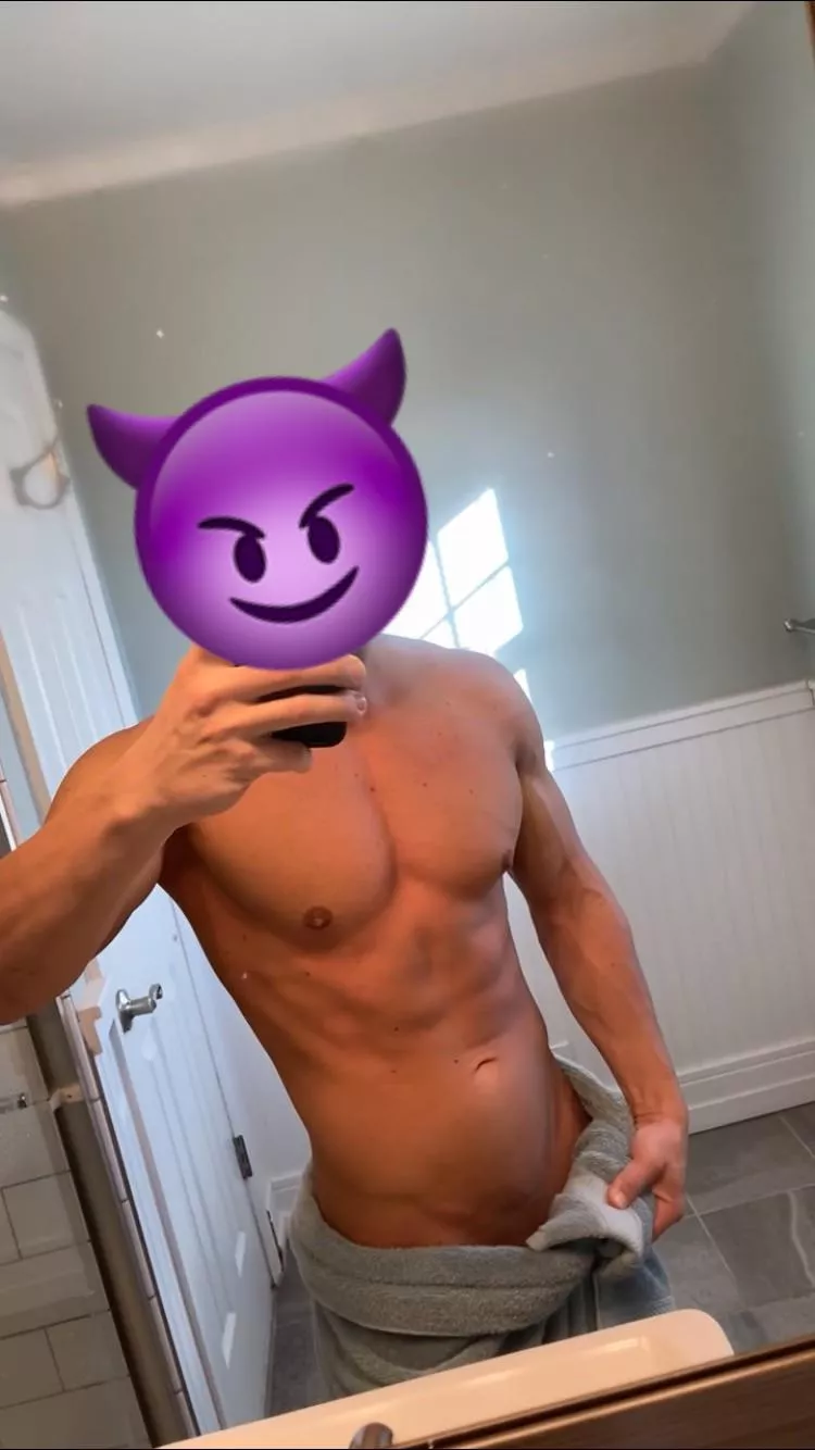 Do you see [m]y tan lines? That’s because there are none. posted by s3v3ntytim3ss3v3n