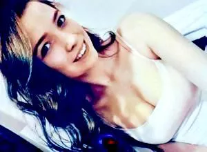 Do you think her selfies hot? posted by Zachmckay