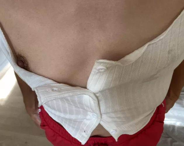 Do you think my new top fits me properly ? by Innocent_nikki_18