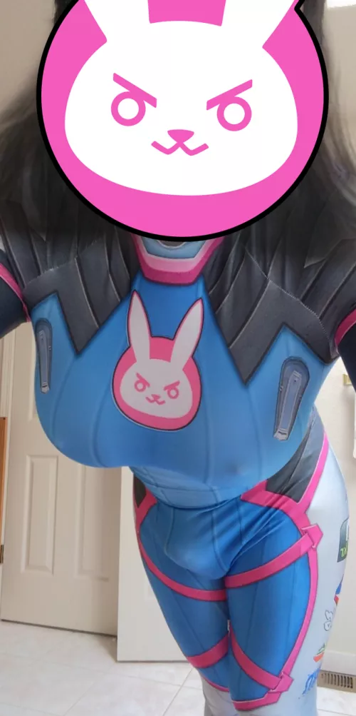 Do you think the suit makes it more noticable? by Werehorsie