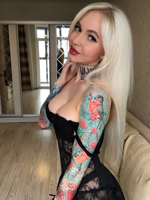 Do you think they’re big, medium or small? Trying to settle a debate. Thanks! | Check comments for more by DifficultFinch