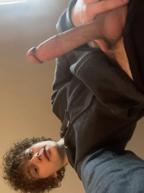 Do you think this is a nice selfie? by AssociationLower2342