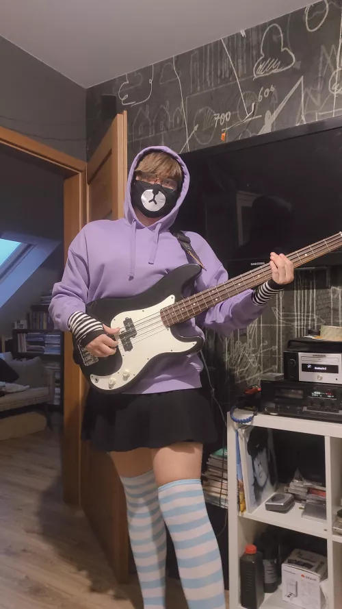 Do you wanna try to slap my bASS? by nurian000