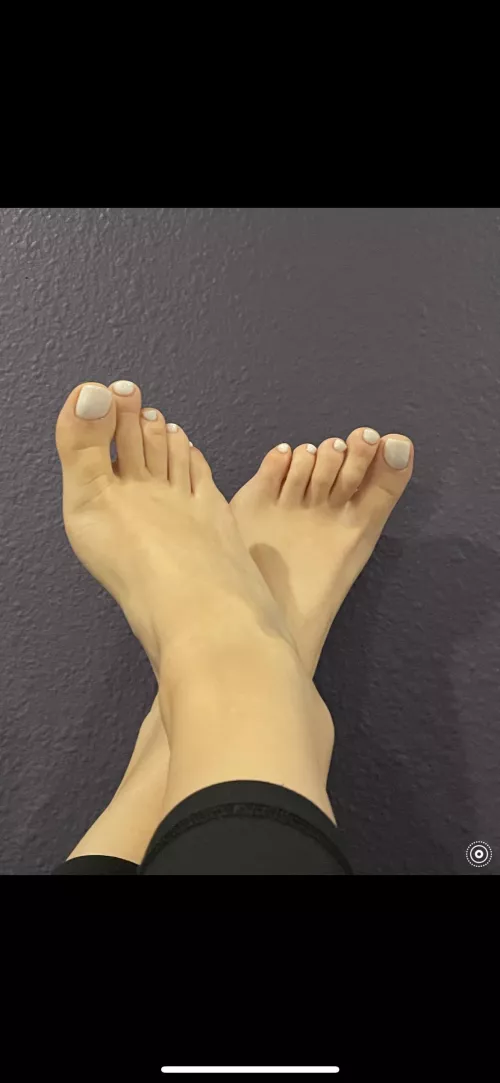 Do you want a footjob from my toes?! by mycutetoesandsole