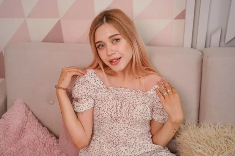 Do you want to fuck my trembling little body hard?😋my link in comm by mismess