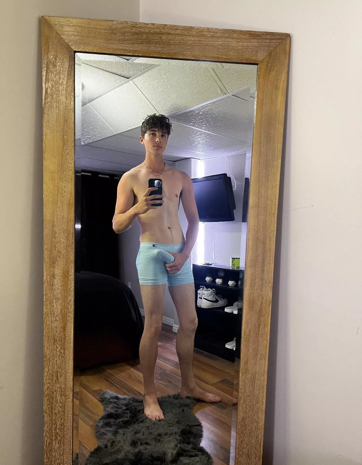 Do you want to grab my bulge? posted by sadboycad