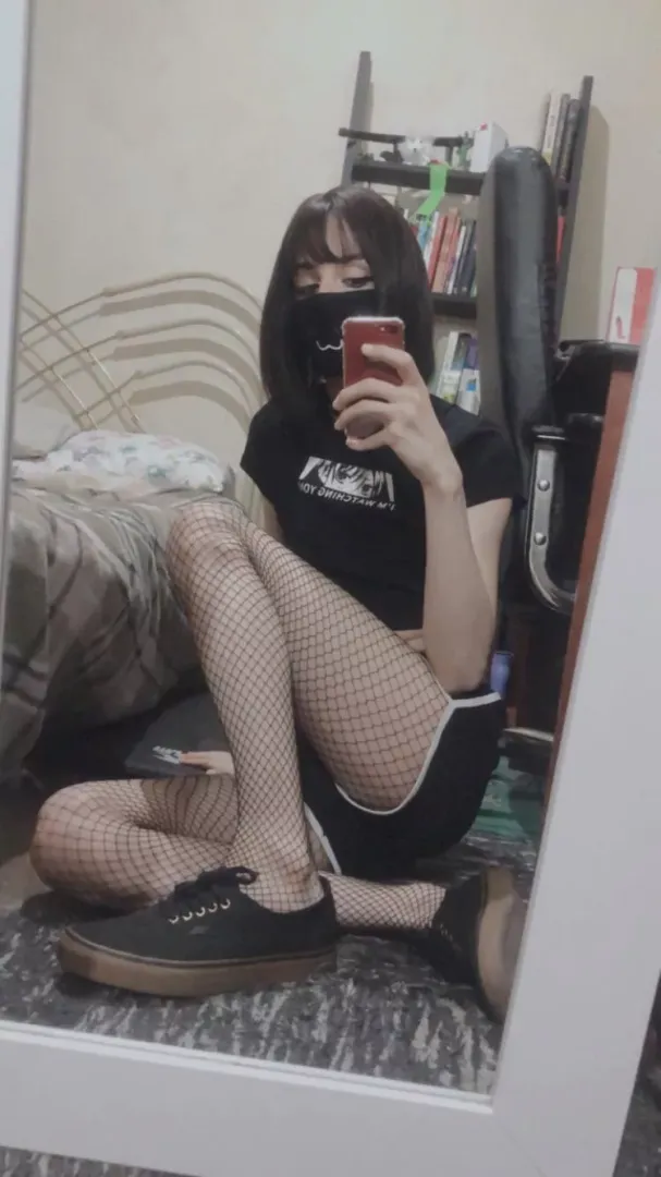 Do you want to hang out with this goth femboy? 🖤 posted by Femboy_alma