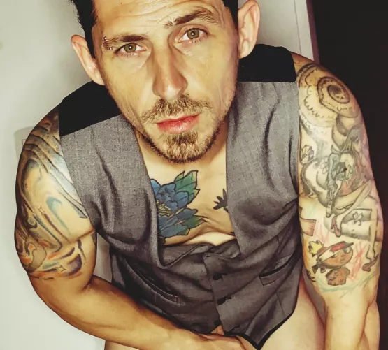 Do you want to have an interesting night? by heyjuancho