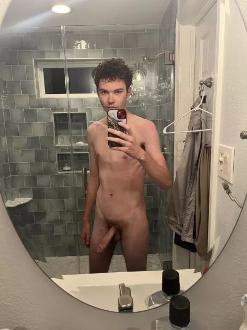 Do you want to see me from behind? by benbrnven