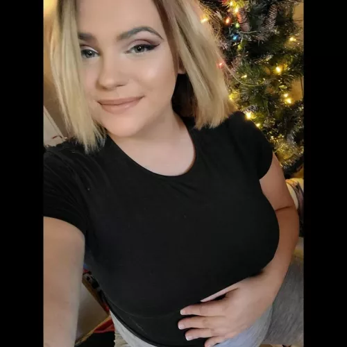 do you want to see more of my big pregnant belly ? $$ dm me for content by Emotional_Paint_8457