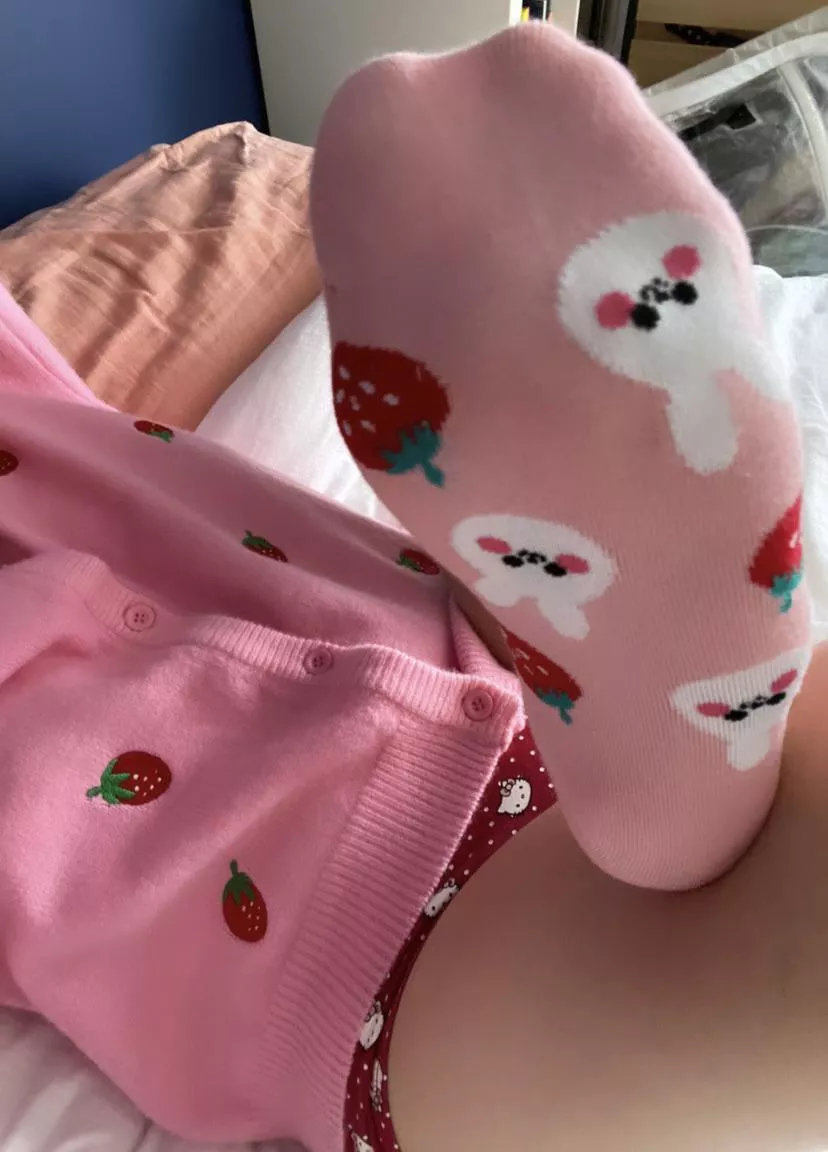 Do you want to taste my strawberries? posted by jujulapin