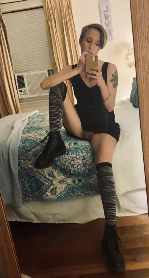 Docs + striped socks = 😚🤌 by ShyKenneth