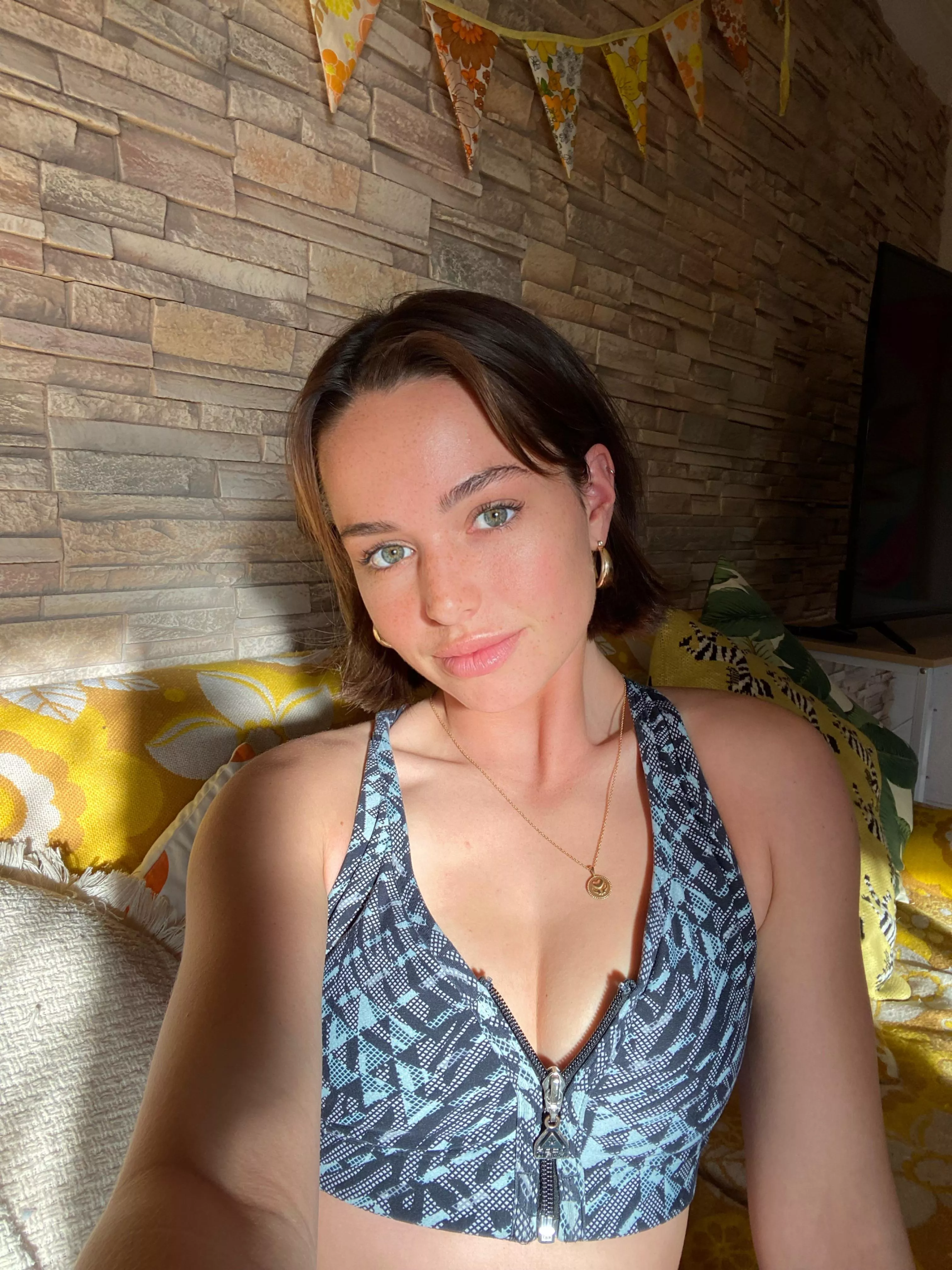 Does anyone here appreciate small cleavage? posted by Nataliembrookes