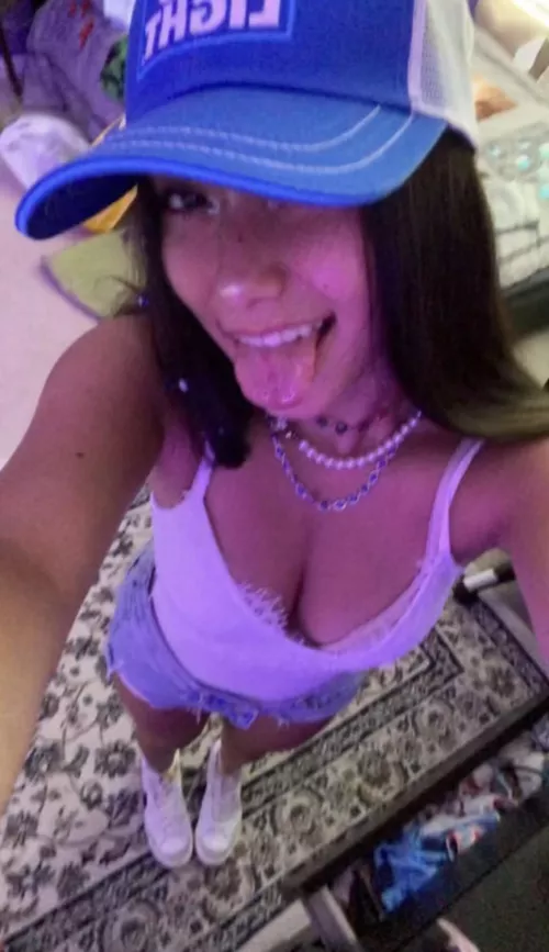 does anyone want to talk about my sister??? down to talk about anything by Worth_Key_3494