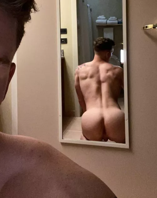 Does Leg day make anyone else really horny? by darkskin-speed