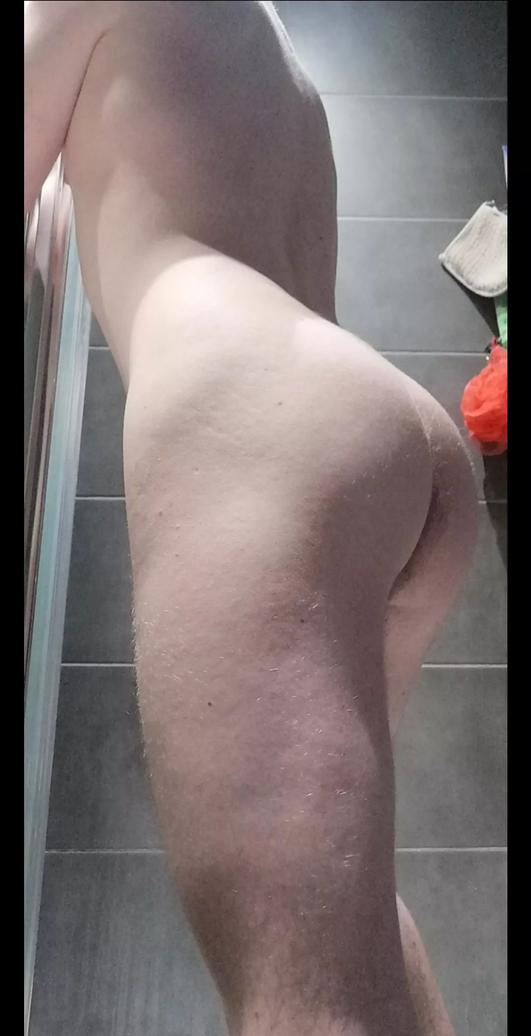 does mine(20) count as a cute butt?!? 🥺👉🏻👈🏻 posted by Isradd