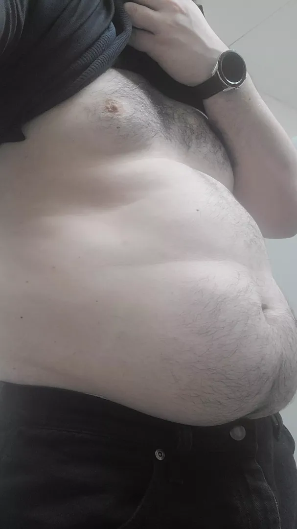 does my uniform make me look fat? posted by chubbysubboi