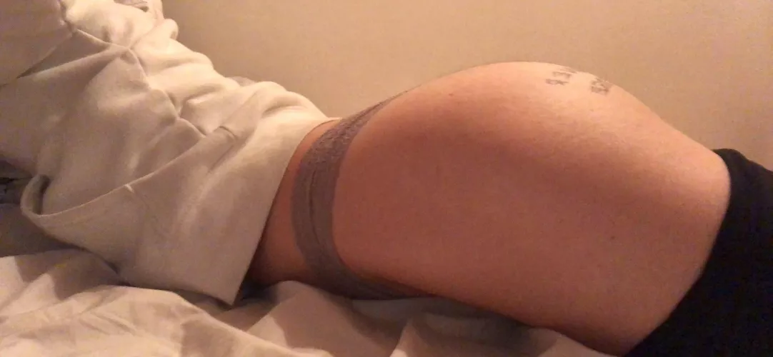 Does purple suit my butt? by Emily_dardy