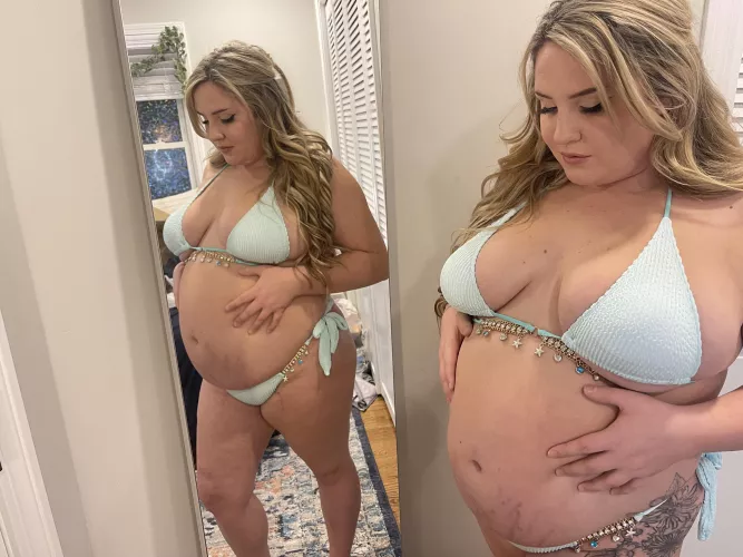 Does this bathing suit make me look fat? 😳 by MissSugarPlumpFairy