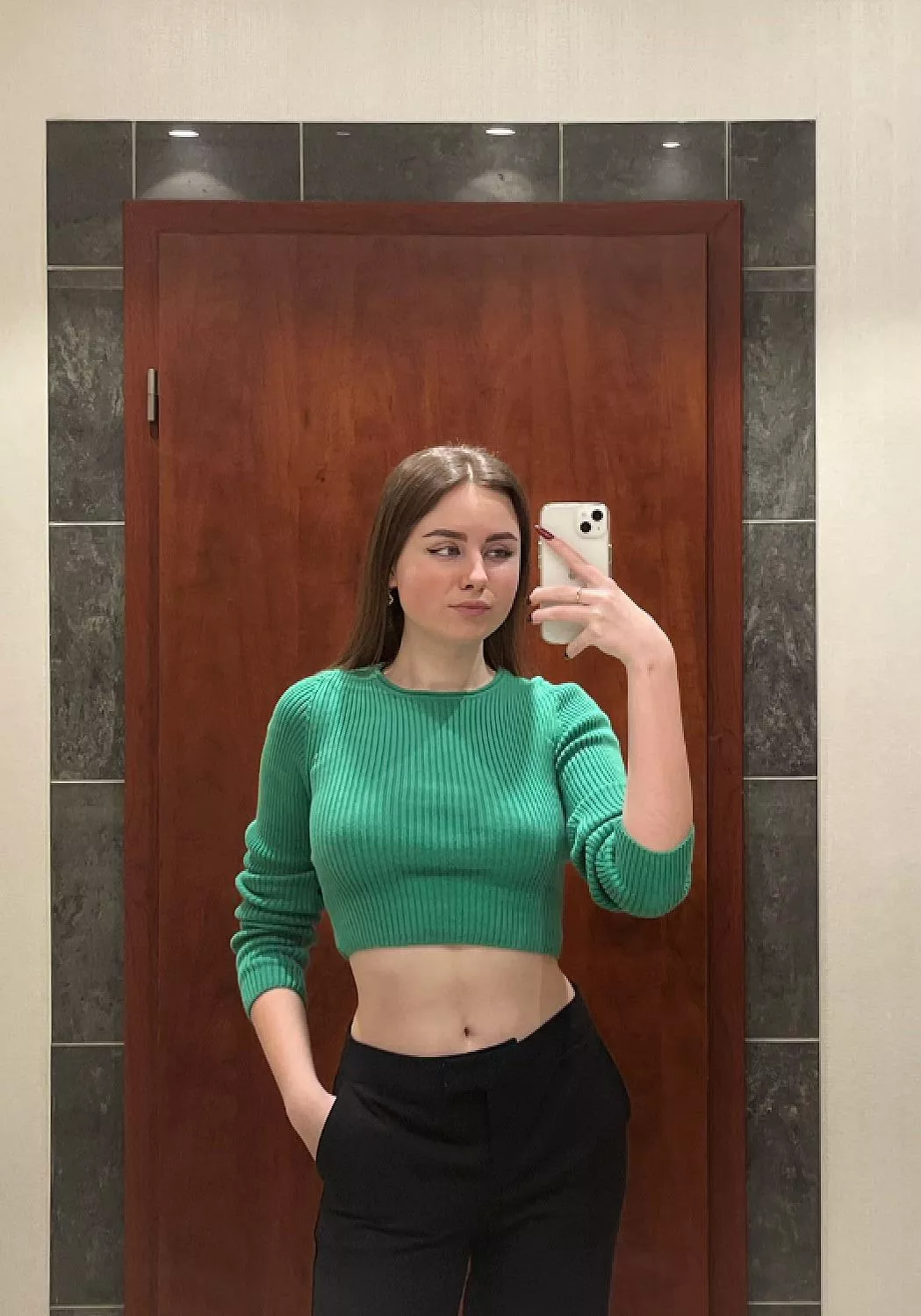 Does this colour look good on me?:)💚 posted by vi_lock