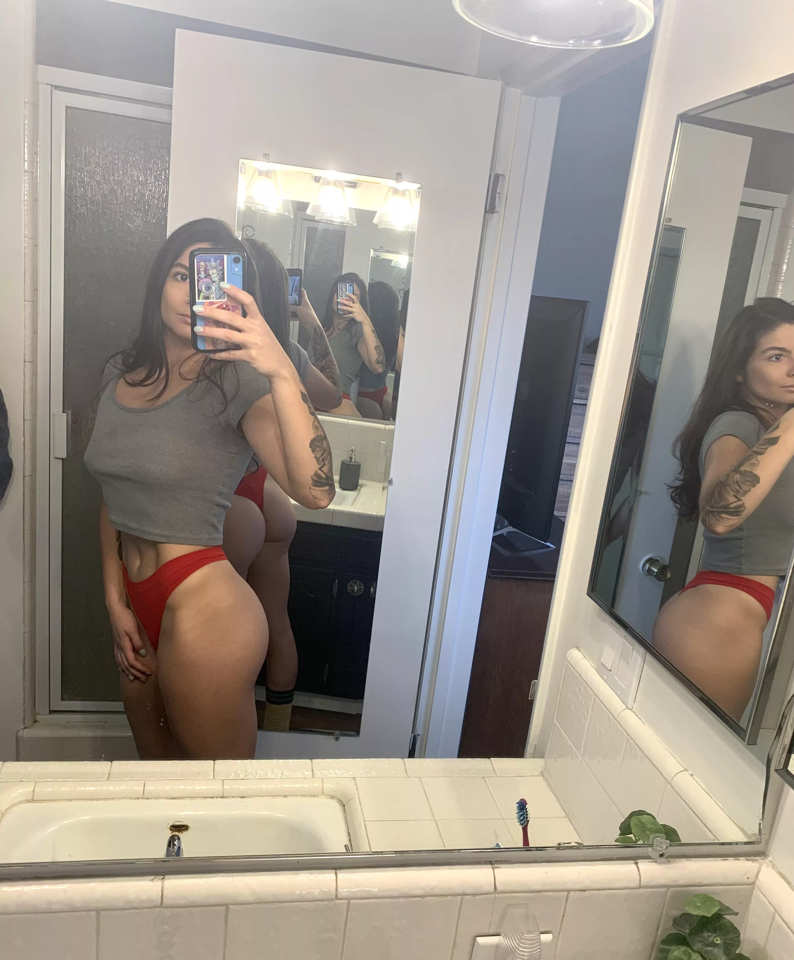 Does this count as a threesome? posted by mia_mae