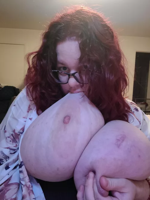 does this please you? by Kitsudragon