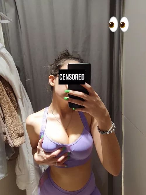 Does this sports bra fit me well?🤗❤️ by DianeHayesOF