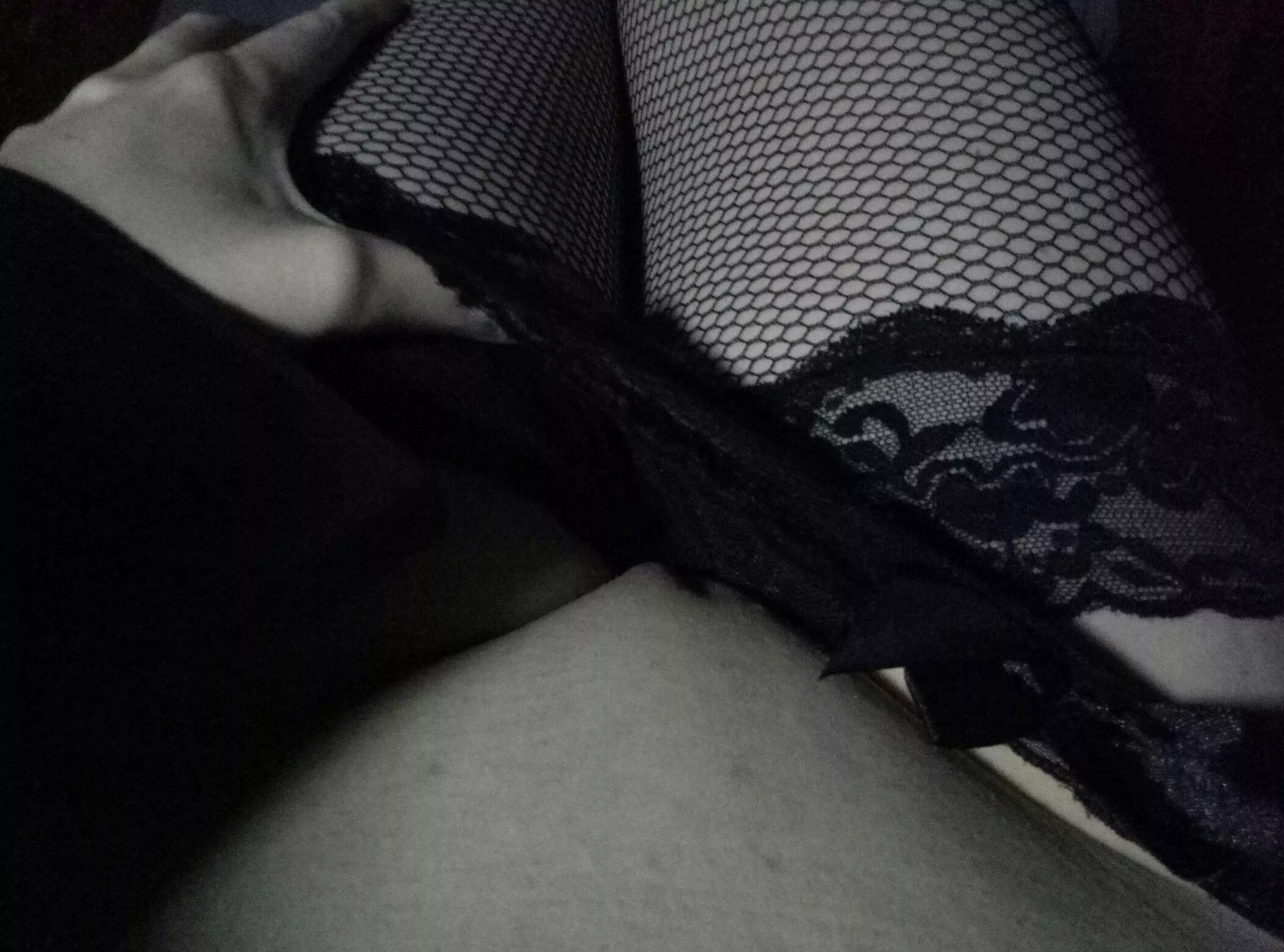 Does this under desk teasing pic count like going wild at work?) 32[F] posted by Siberianhotwife