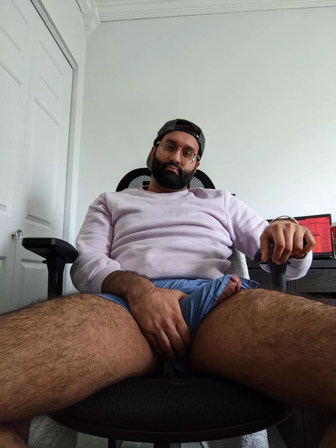 doesn't stay put sometimes posted by ragnariivvxx