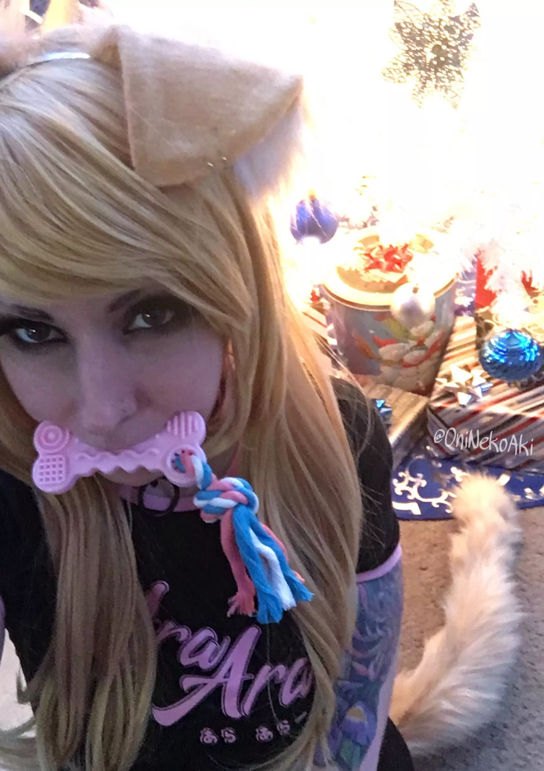 doggo gf needs headpats posted by Oni_Neko_Aki