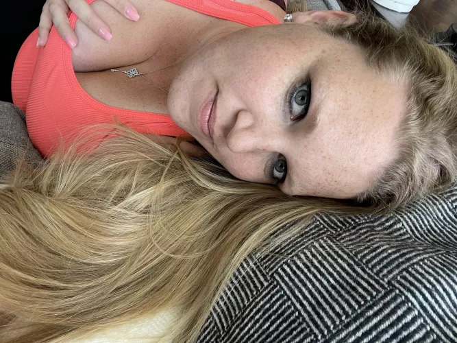 Doing my best to get content on my OF!!!! Cheater 😈 step mommy 😈 sell panties 😈 taking requests!! by Lynee418