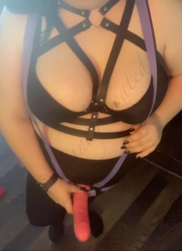 🍭 Domination is not me forcefully taking your power away. It is you handing it over to me freely because you know I’m fit to hold it. [domme] posted by CandyCoated20212