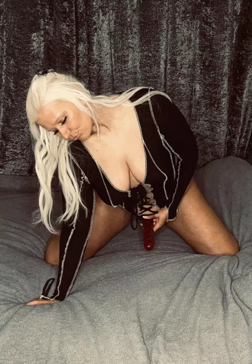 [domme] I wanna see your caged clit bounce, so let’s go for a ride by sparkly-and-savage