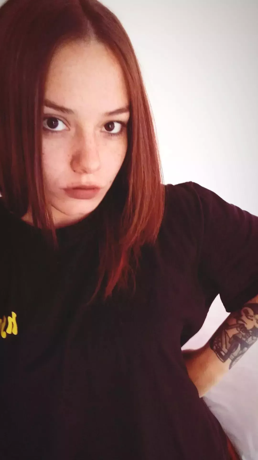 [DOMME] I'm always ready to tease your little dick or just rate it if you're too squishy. Do you have doubts? posted by RedheaddMiss