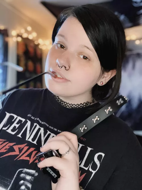[Domme] Let this cute chubby stoner collar you 😈💕 by lilraccoongirl