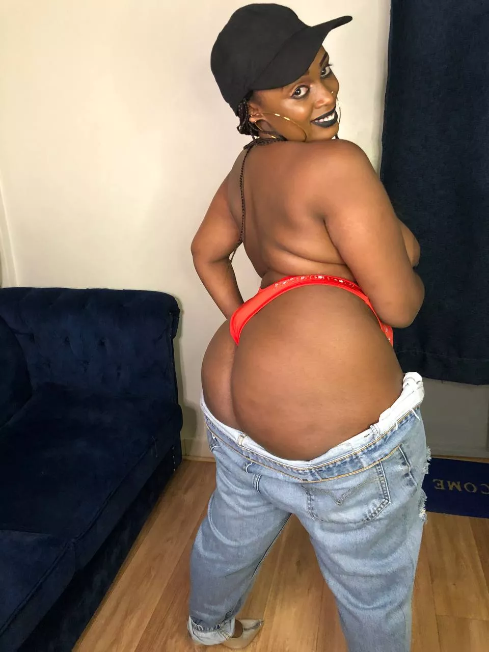 [Domme] Like this if you're under 6 inches so I can laugh 😂 posted by Rozie_99