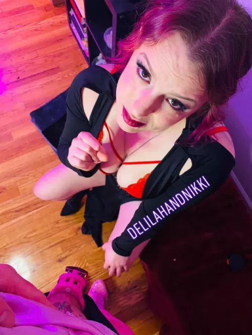 [domme] pathetic little beta get used to being laughed at 😂🤣 by DelilahGold