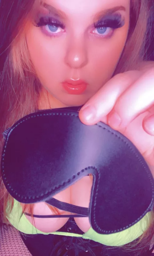 [domme] what if I made you sit in the corner with a blindfold on listening to me fuck multiple partners that were worthy of me? by Prinxesskittyfeet