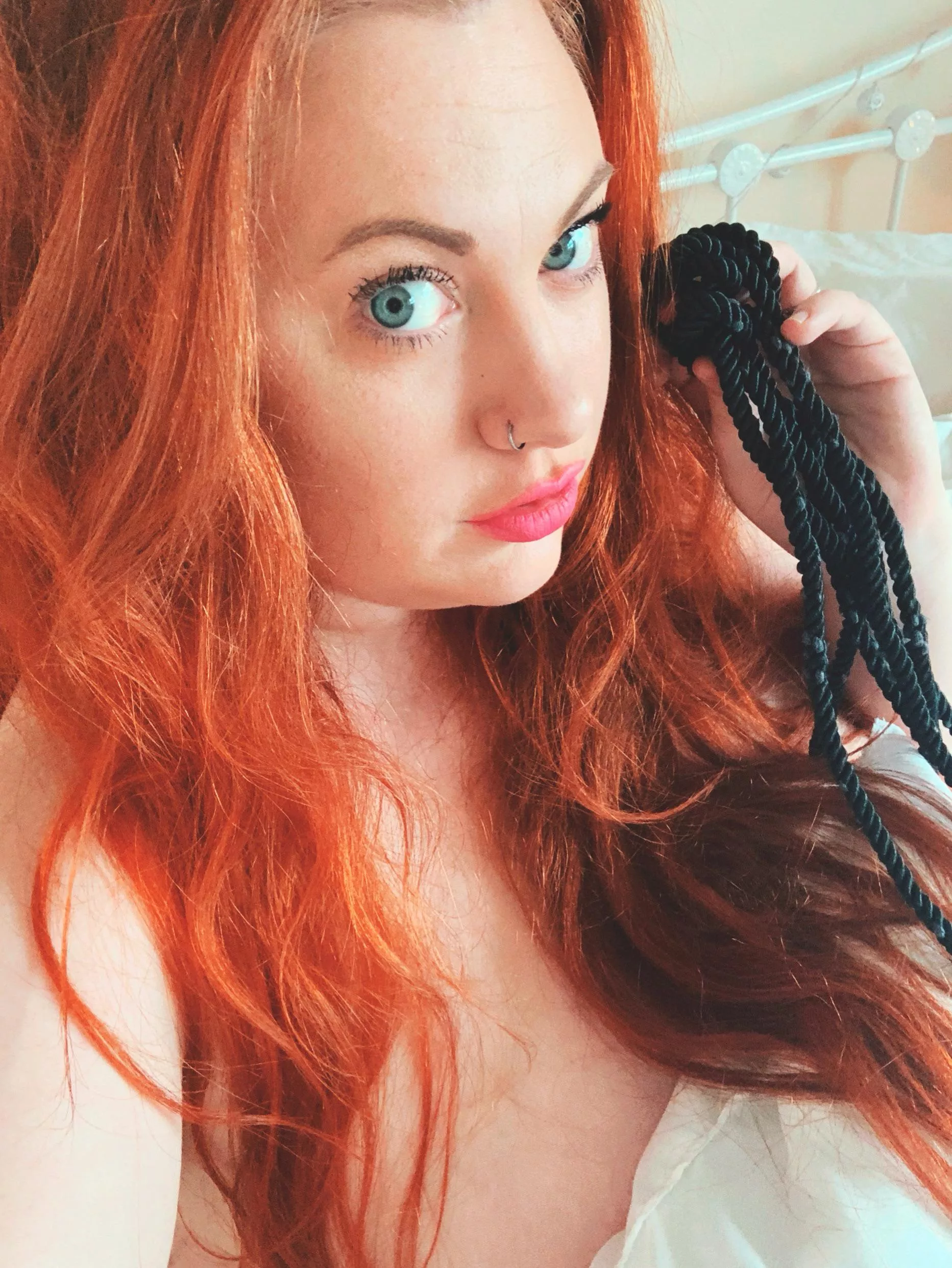 [domme] You can’t stop thinking about being on your knees for me … posted by MissLucyOlive