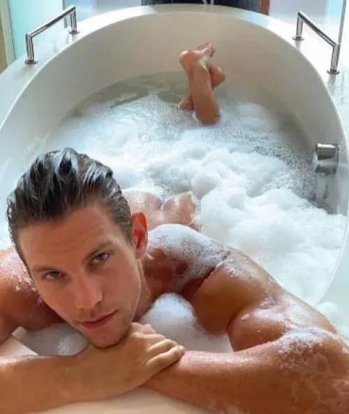 “Don Hood” … by neilfromsydney2003