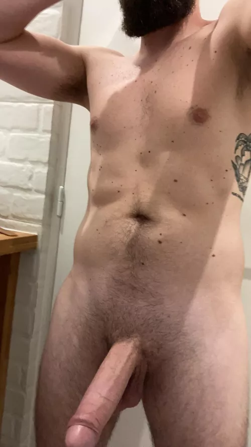 Don’t be shy and come play with me ! by RelyonThom