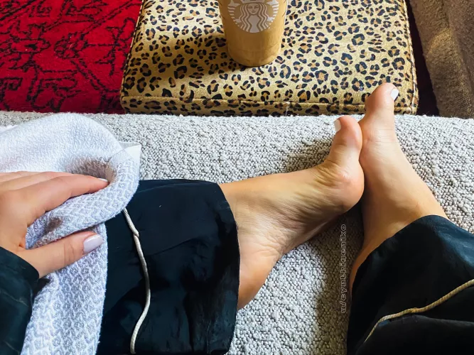 Don’t call me I’ll call you ☕️📺 by cynthiaeniko