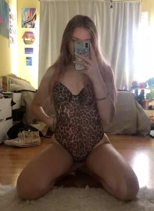 Don’t I look good on my knees? by Maddy-2001-