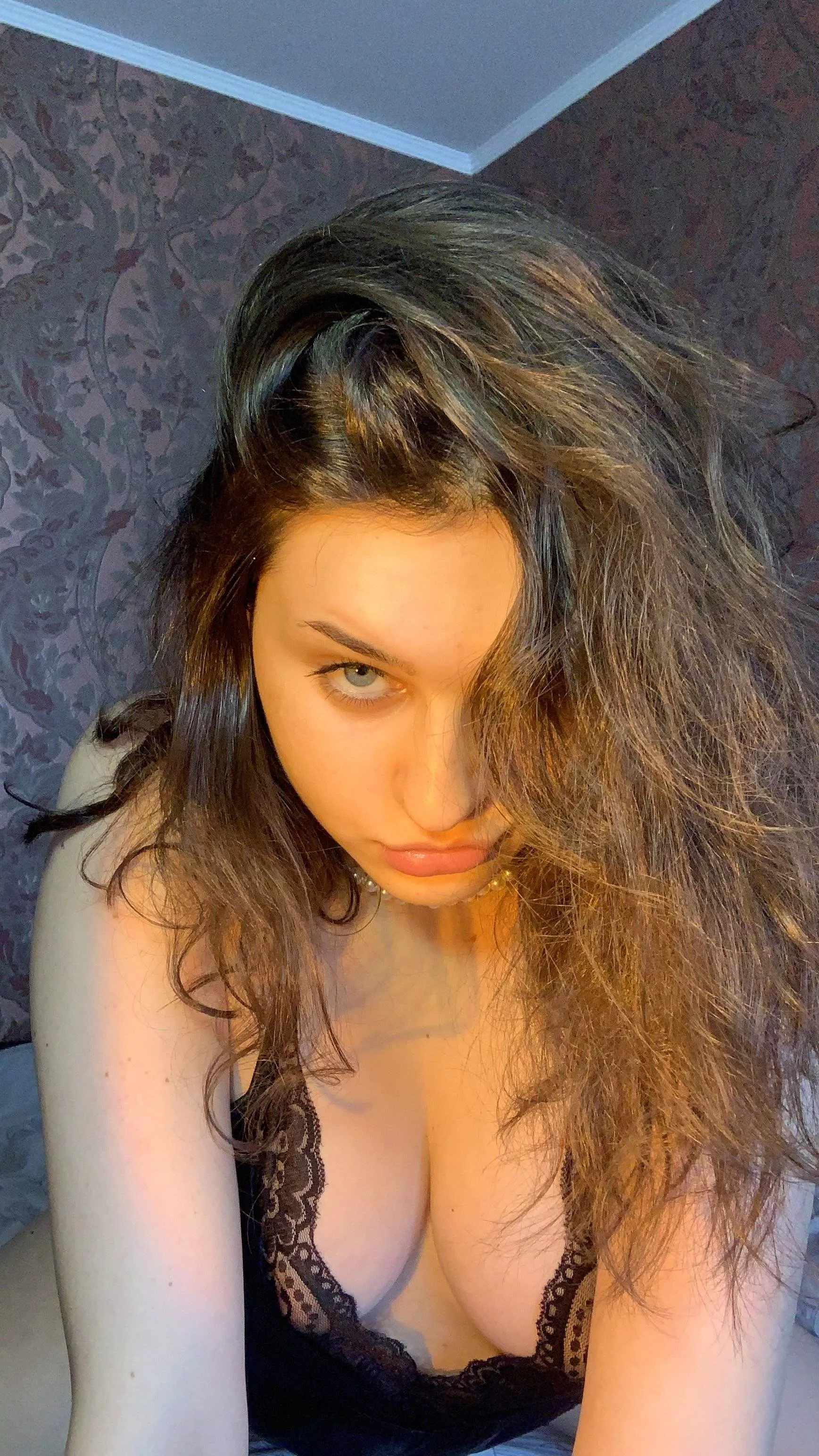 don’t mind me, just patiently waiting for you to get home from work | My link down below posted by mirazyobo