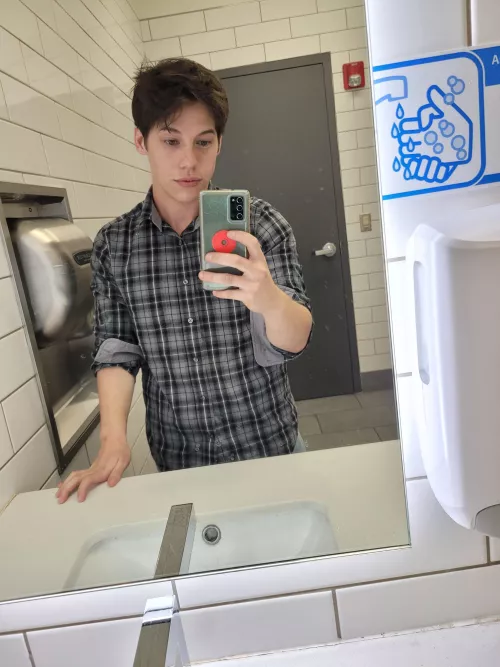 Don't normally take mirror pics. Hope you're all having a great night! by justmezee