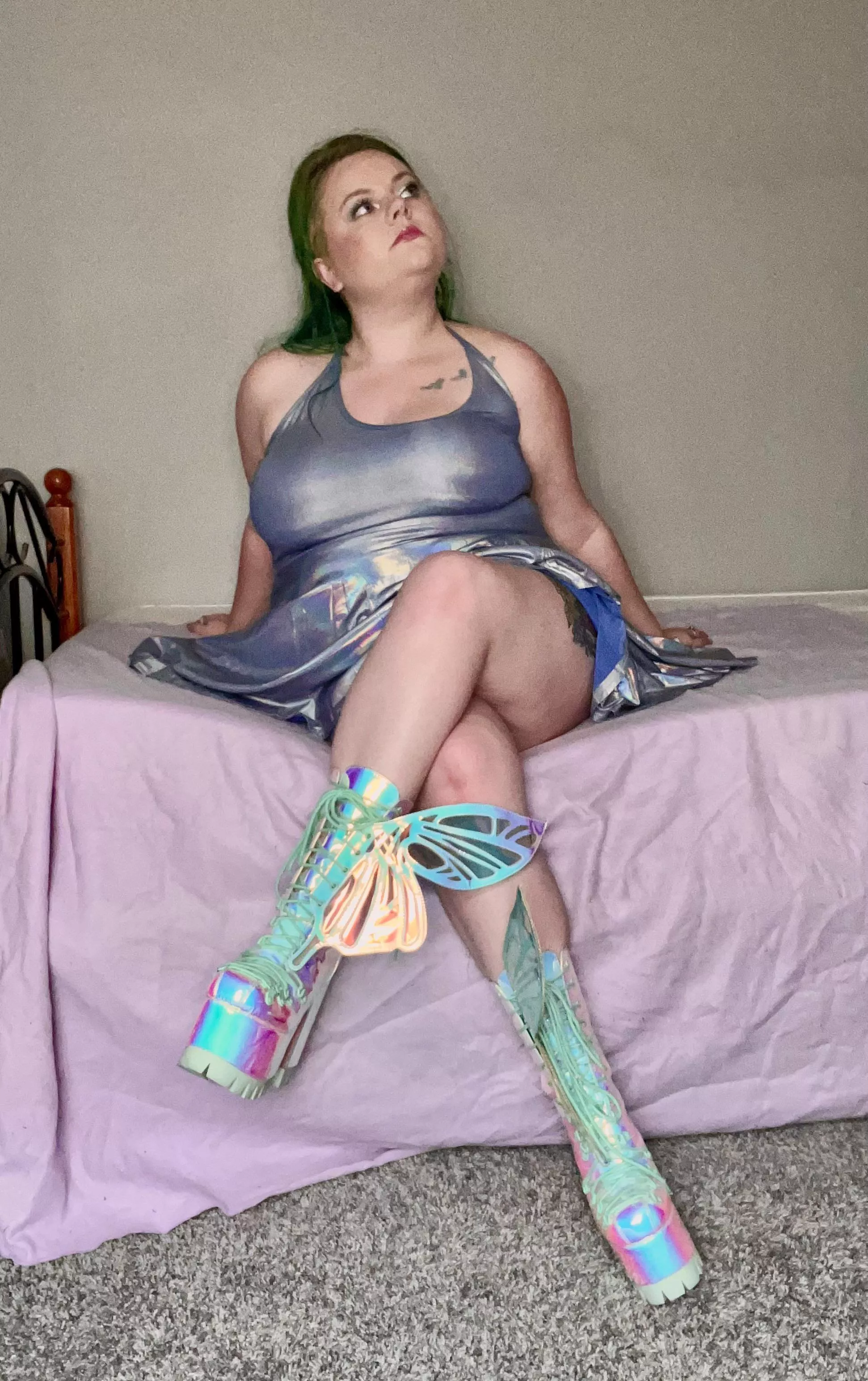 Don’t you dare make a sound as I crush your balls, except to say thank you [domme] posted by BlakingBad