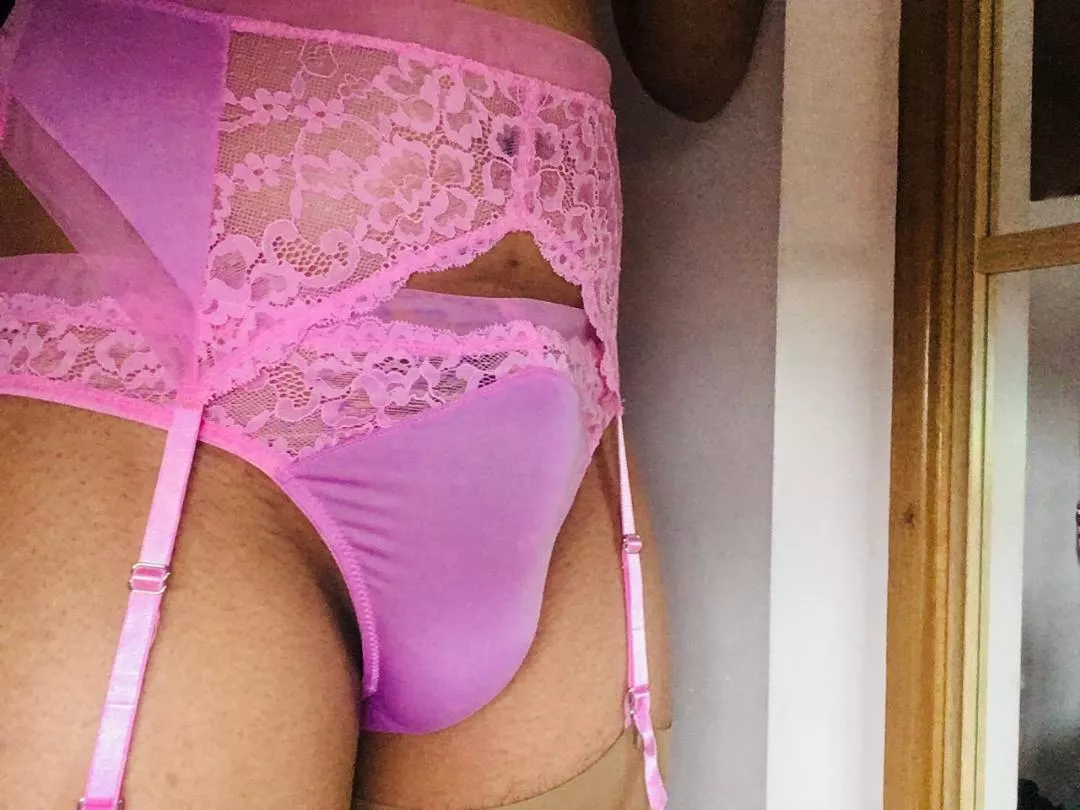 Don't you love it when your pp behaves and stays inside your panties posted by villetta_nu