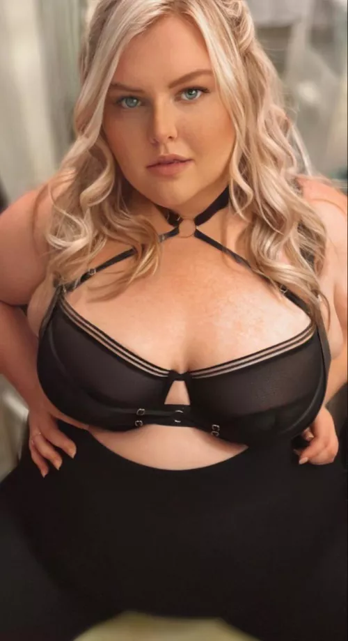 Don’t you think i should give you a tit wank? by SLSK2012GIRL